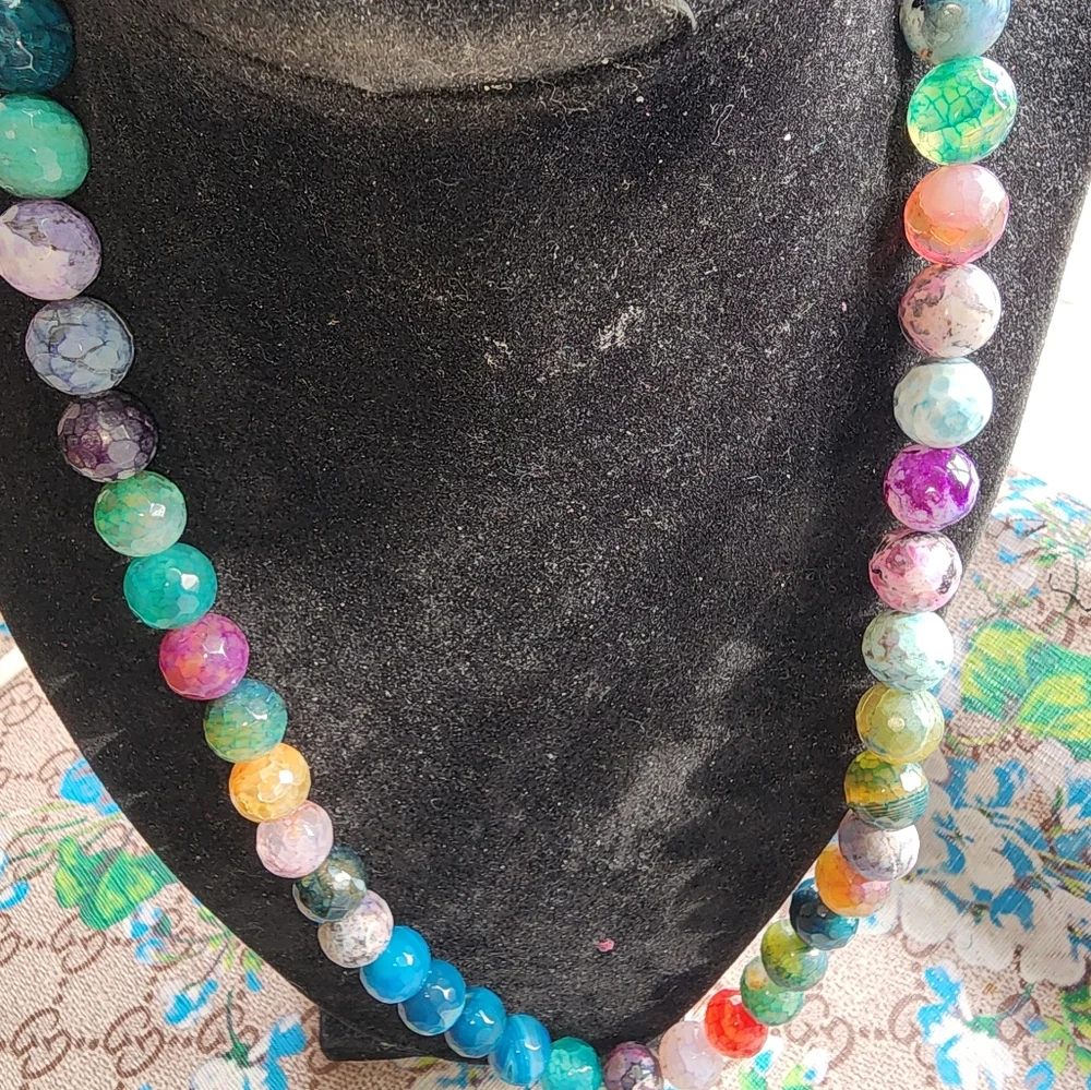 MULTI FACUTED CRYSTAL 22" NECKLACE - Picture 6 of 9